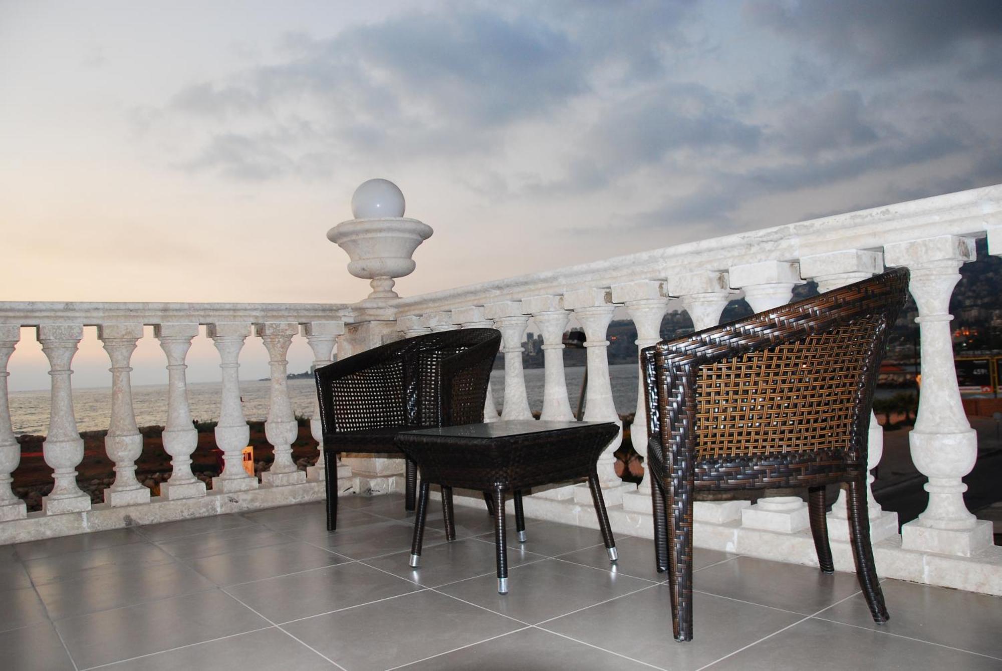 Portaluna Hotel&Resort Jounieh Kültér fotó